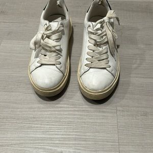 Steve Madden sneakers women’s size 6